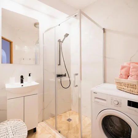 Apartment Big - Design - 3 - Centre *